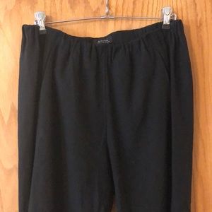 Aritzia Black Babaton ankle-length tailored pant M